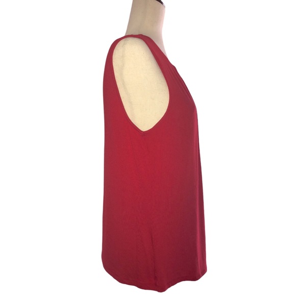 Roz & Ali Sleeveless Red Top Size Medium Pleated Front Round Neck - Picture 7 of 15